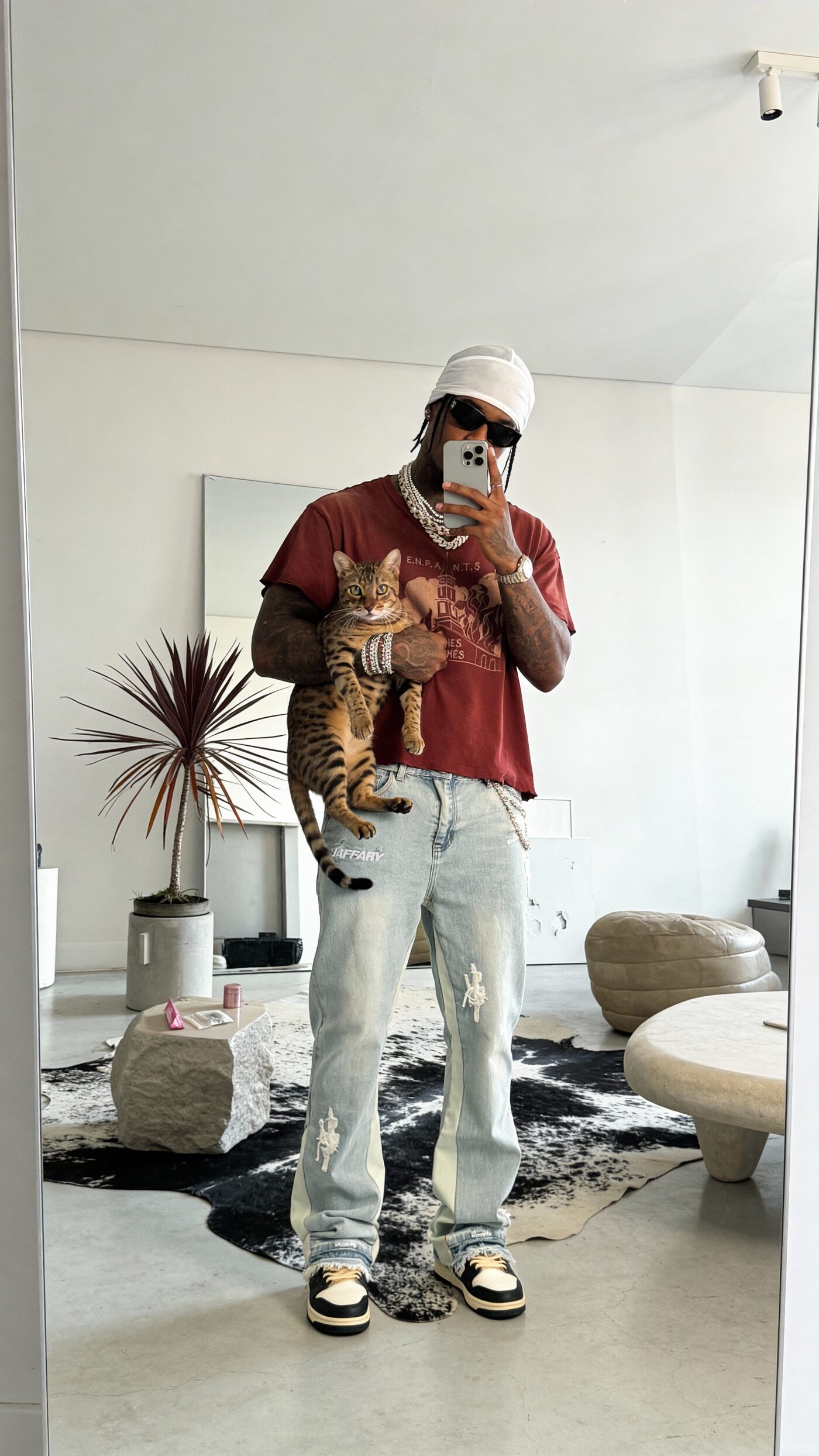 The Art and Impact of Fashion Photography in Luxury Streetwear