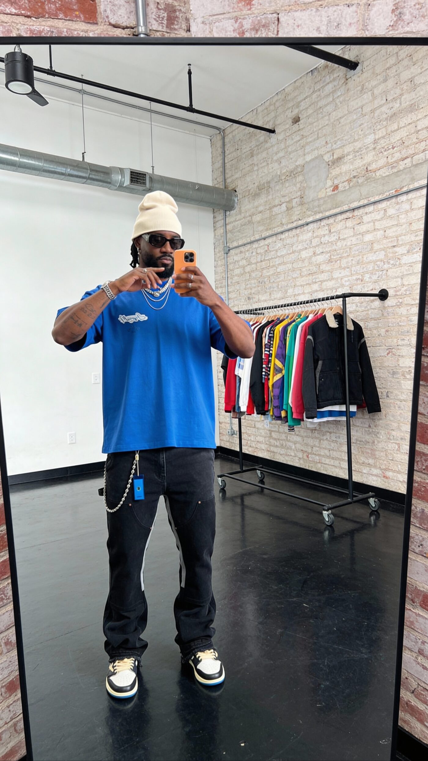 Mastering Color Theory in Fashion: The Art of Luxe Streetwear